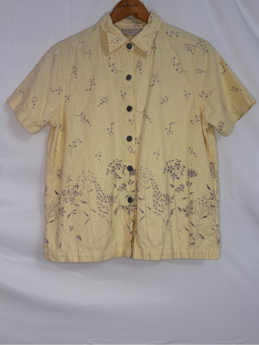 Erika Pale Yellow Short-Sleeve Button-Down with Pale Gray Floral Print in Small